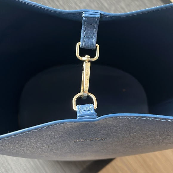 Matt & Nat Azur Vegan Bucket Bag with pouch - Picture 8 of 9